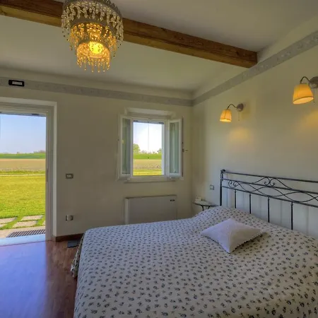 Corte Bertoia Bed & Breakfast *